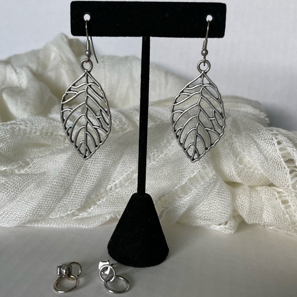 Double link post, Metal leaf dangling, ST love back post, white enamel clip on